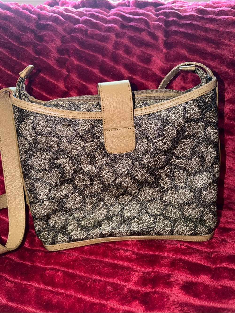 Vintage Yves Saint Laurent shoulder bag - Picture 5 of 16